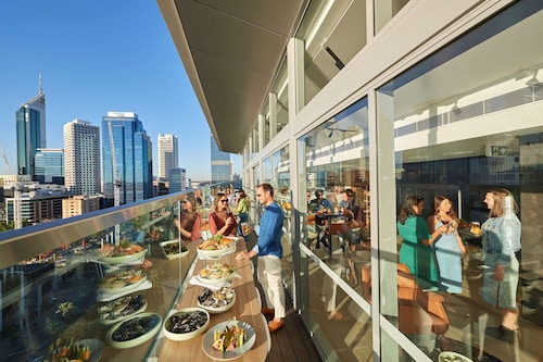 DoubleTree by Hilton Perth Waterfront