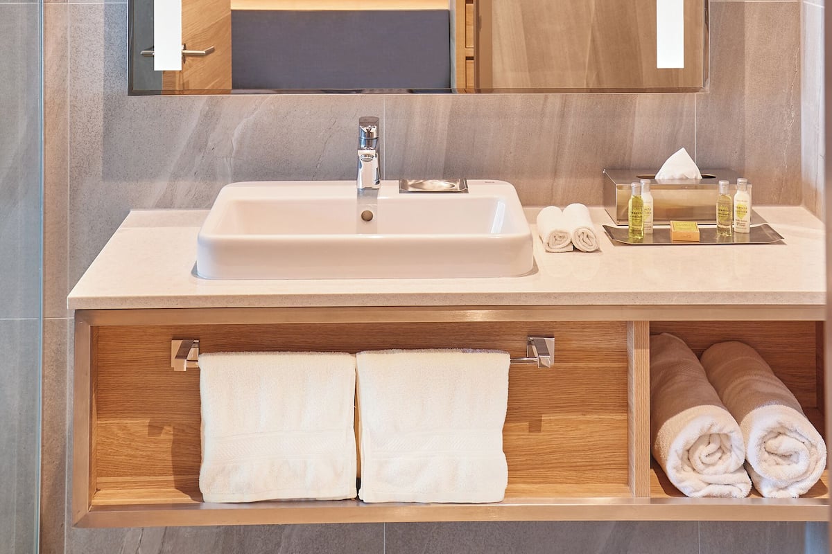 Room, 1 Queen Bed | Bathroom sink