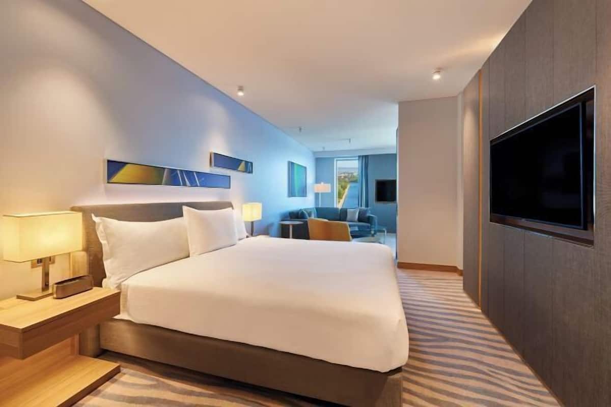 1 bedroom, in-room safe, desk, laptop workspace