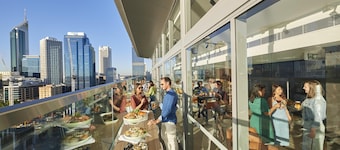 DoubleTree by Hilton Perth Waterfront