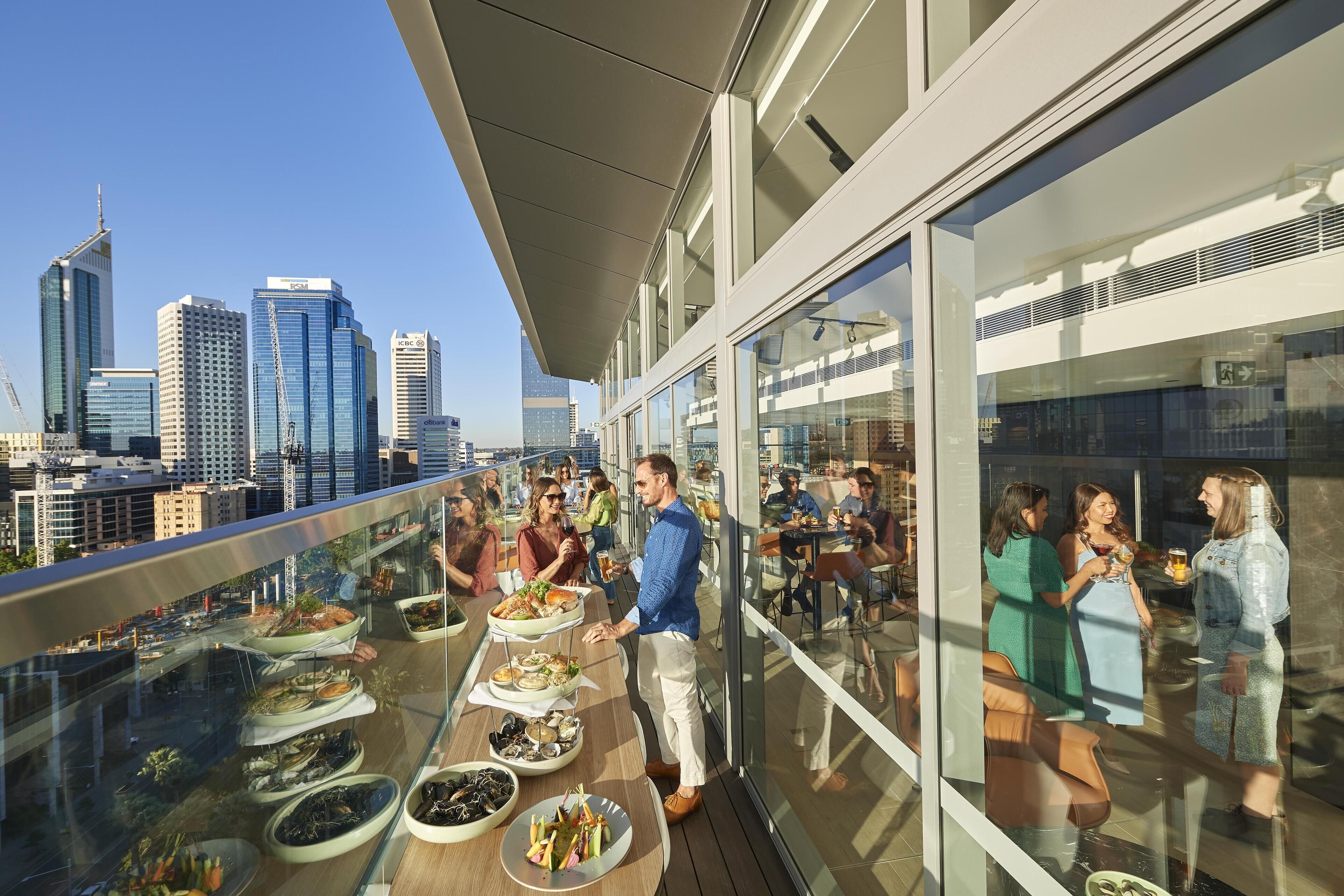 Aamiainen ja illallinen