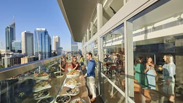 Aamiainen ja illallinen