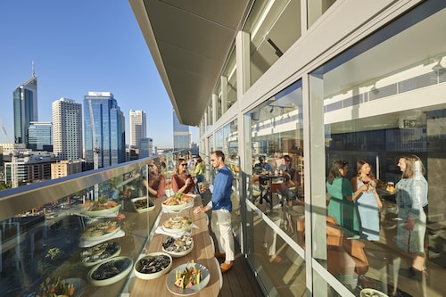 DoubleTree by Hilton Perth Waterfront