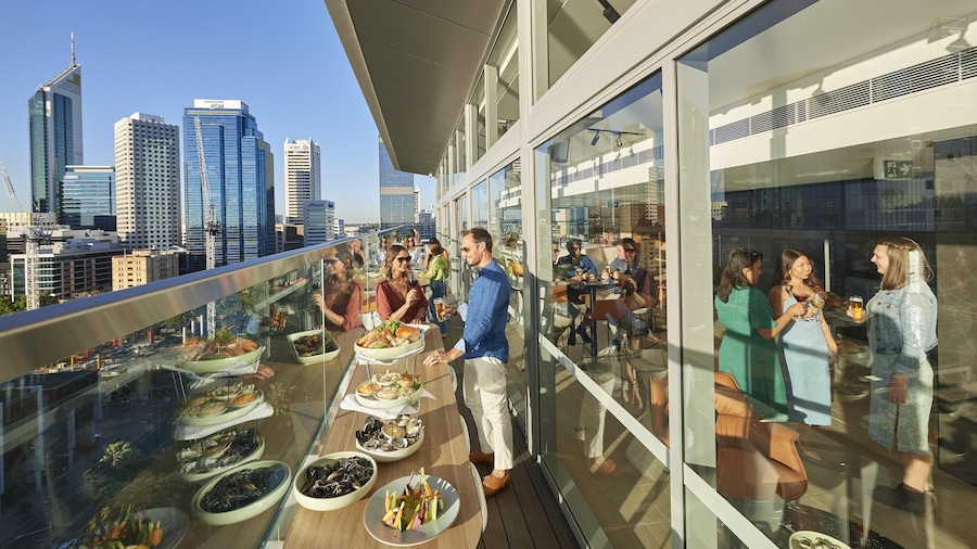 DoubleTree by Hilton Perth Waterfront