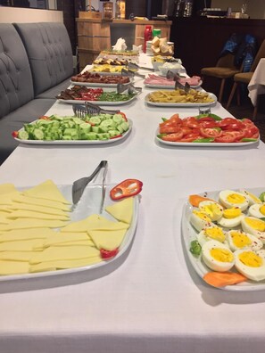 Petit déjeuner buffet compris tous les jours