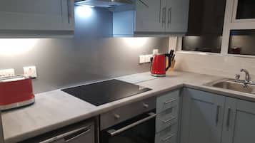 Nhà | Bếp riêng | Tủ lạnh, lò vi sóng, lò nướng, bếp nấu