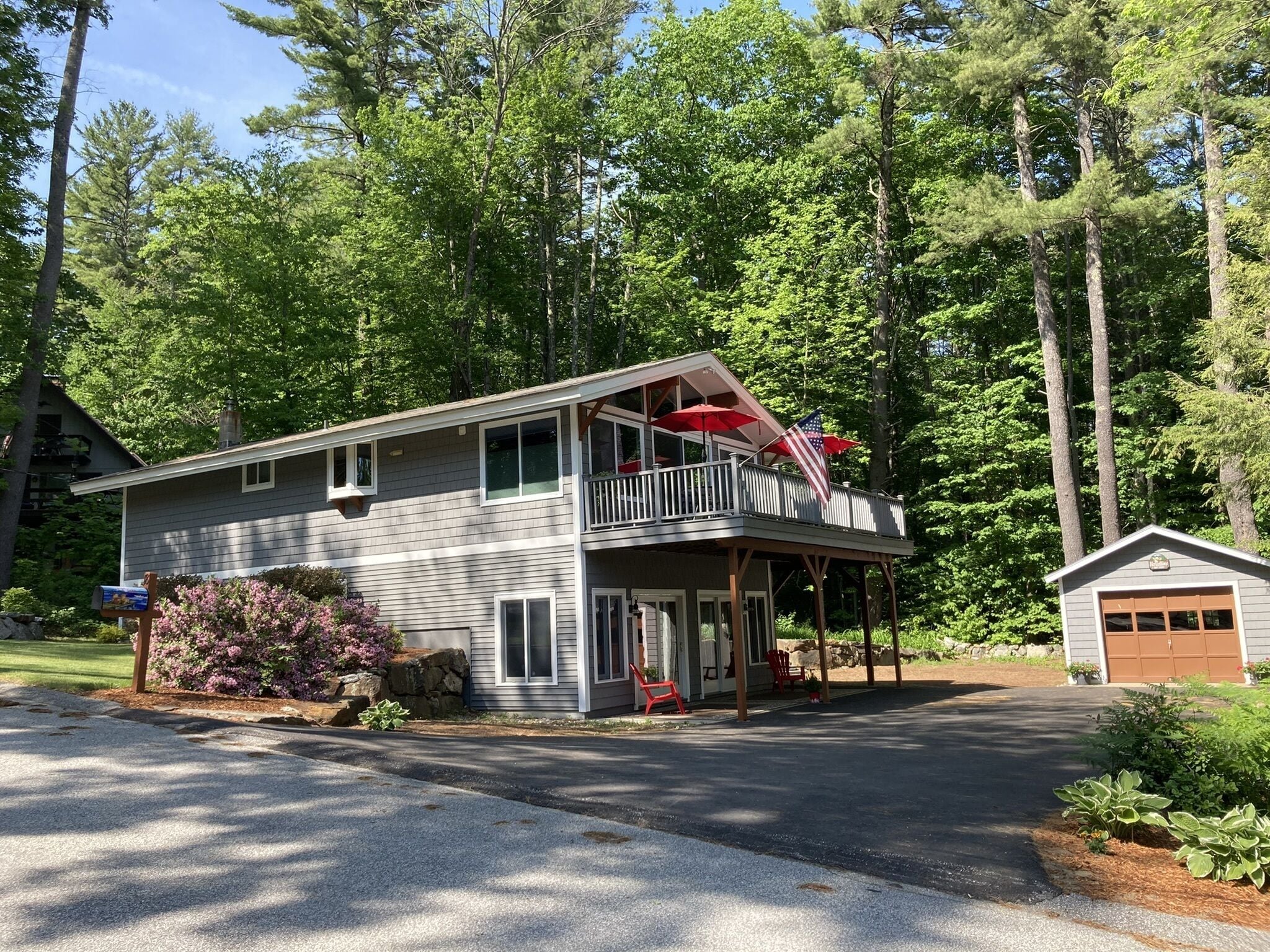 Winnipesaukee Lakehouse - Exquisite beach, boat mooring and day dock