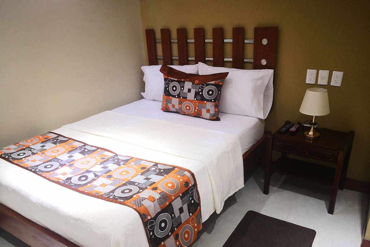 Ropa de cama de alta calidad, colchones con pillow-top y wifi gratis