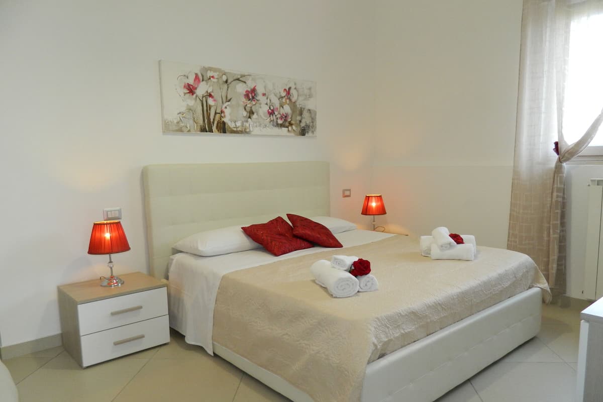Deluxe Room | 1 bilik tidur, peralatan tempat tidur premium, gebar bulu kapas