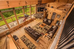 智能電視、壁爐、電子遊戲、DVD 播放機