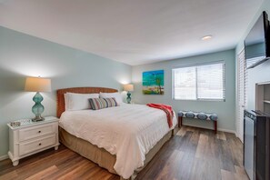 2 bedrooms, iron/ironing board, travel cot, free WiFi