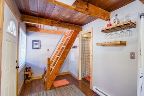 House (#6524_Barton) | 1 bedroom, cots/infant beds, travel cot, free WiFi