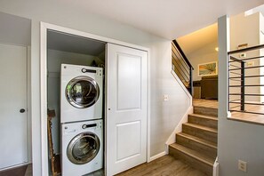 獨棟房屋 (7356_Aspen) | 洗衣