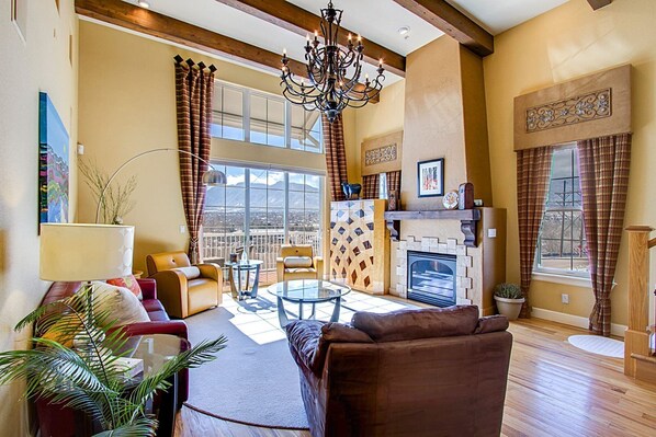 House (224_Writers #200) | Living room | TV, fireplace, offices