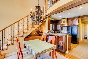 House (224_Writers #200) | Private kitchen