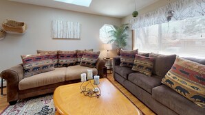 Living room - 1729_arborway (Colorado Springs)