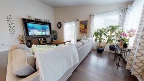 Een televisie en een dvd-speler