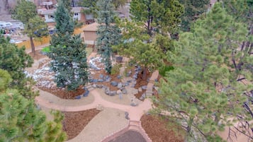 House (3812_Somerset) | Property grounds