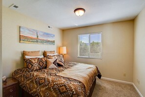House (3806_Somerset) | 6 bedrooms, desk, cribs/infant beds, travel crib - 3806_somerset (Colorado Springs)