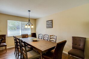 House (3806_Somerset) | Private kitchen | Fridge, microwave, stovetop, dishwasher - 3806_somerset (Colorado Springs)