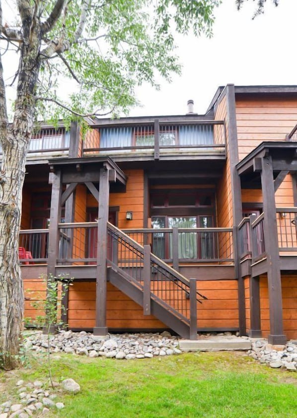 Talo (#200_Primrose) | Ulkopuoli