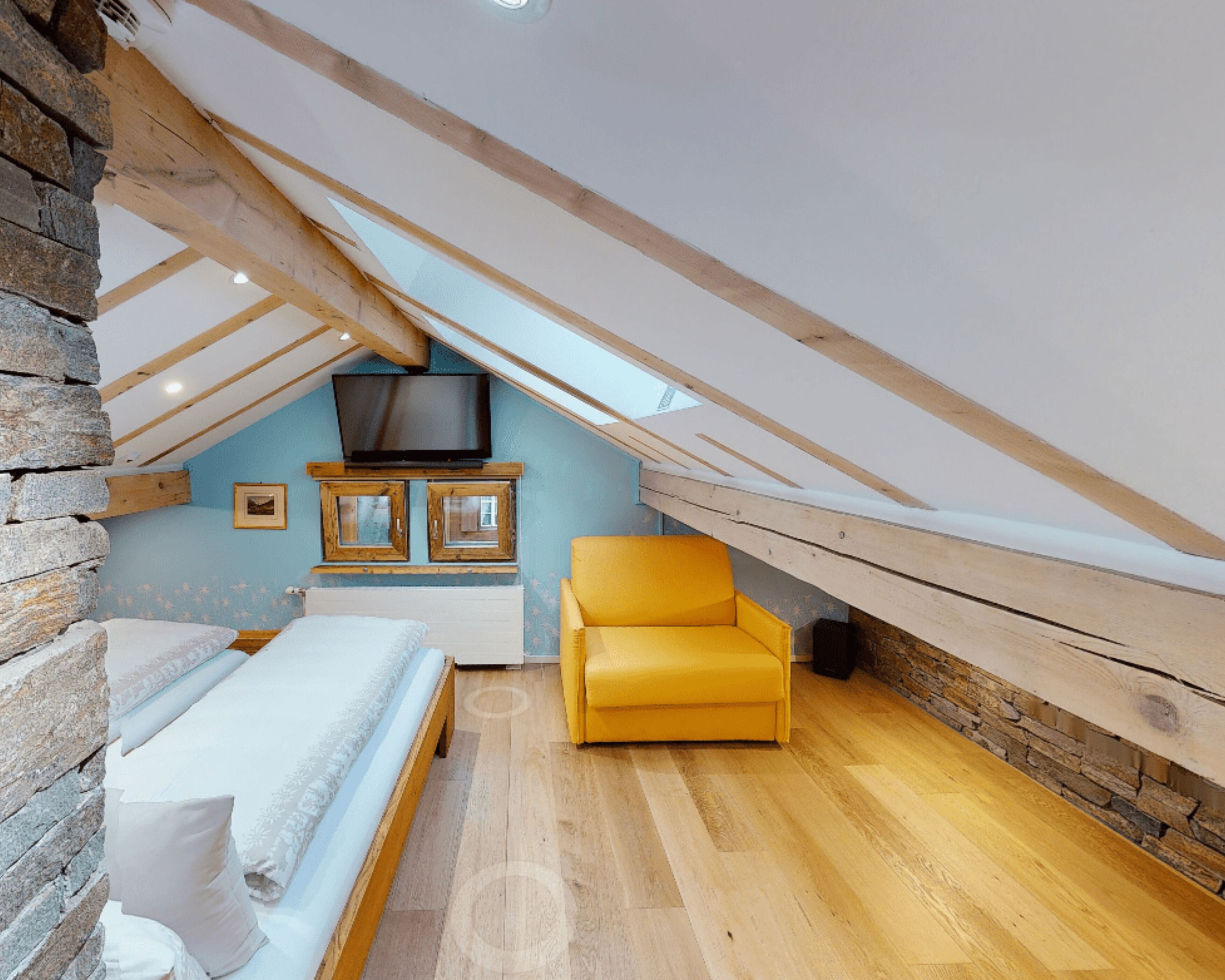 desk, laptop workspace, soundproofing, free wifi