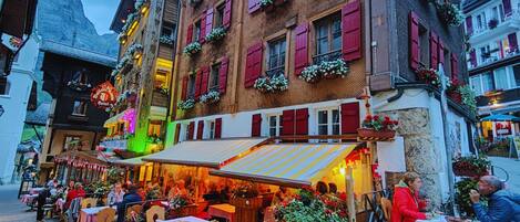 Deluxe Room, 1 Bedroom | Terrace/patio