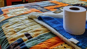 Iron/ironing board (on request), WiFi (free), bed sheets - Hotel Oxib Peck (Cobán)