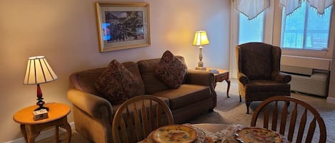 Smart-TV, Kamin, DVD-Player