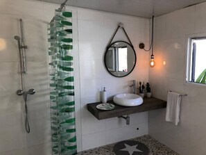 Shower, hair dryer, towels, soap - VILLA BOIRA 10 (PARADISE IN MALLORCA) (santanyi)