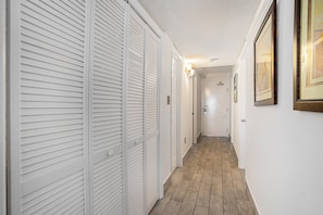 Condo, 2 Bedrooms