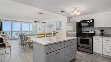 Leilighet, 2 soverom | Eget kjøkken | Kjøleskap, ovn, kaffetrakter/tekoker og brødrister