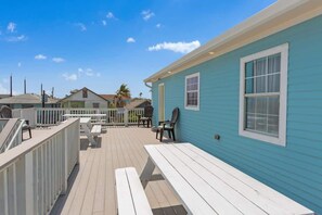 Terrace/patio - Sea-Esta Summary:<br>A l (Galveston)