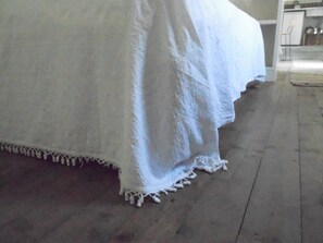 WiFi, bed sheets - annexe to the house of Esther (Valverde)