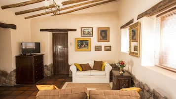 Télévision, cheminée