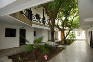 Exterior detail - Hotel El Emigrante (Puerto Colombia)