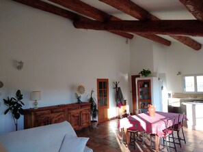 Interior - Pleasant, sunny 6-bed villa (Cabannes)