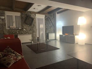 Televisión y futbolito 