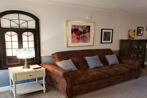 Smart TV, caminetto, lettore DVD