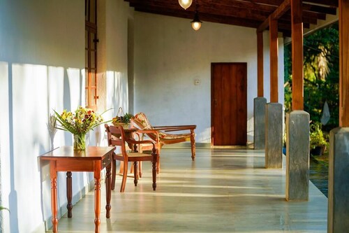 Colonial Holiday Bungalow  In The Hill Country