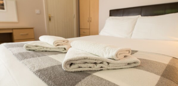 3 habitaciones, wifi gratis y ropa de cama 