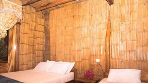 Classic Triple Room | WiFi (free), bed sheets - Hostal Rutamar - Hostel (Canoa)