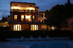 Front of property - evening/night - Agriturismo Villa Fiore (Torano Nuovo)