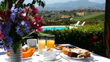 Daily buffet breakfast (EUR 10 per person)