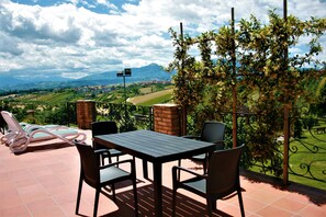 Luxury Condo, Terrace, Mountain View | Terrace/patio - Agriturismo Villa Fiore (Torano Nuovo)