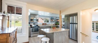 HISTORIC FARMHOUSE ON 400 ACRE RANCH