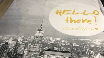 2 bedrooms, iron/ironing board, WiFi