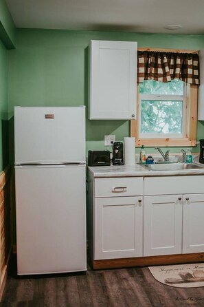 Microwave, oven, stovetop, coffee/tea maker