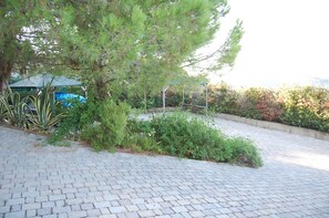 Property grounds - Kaunis Talo 'IL Cassero' (Capoliveri)
