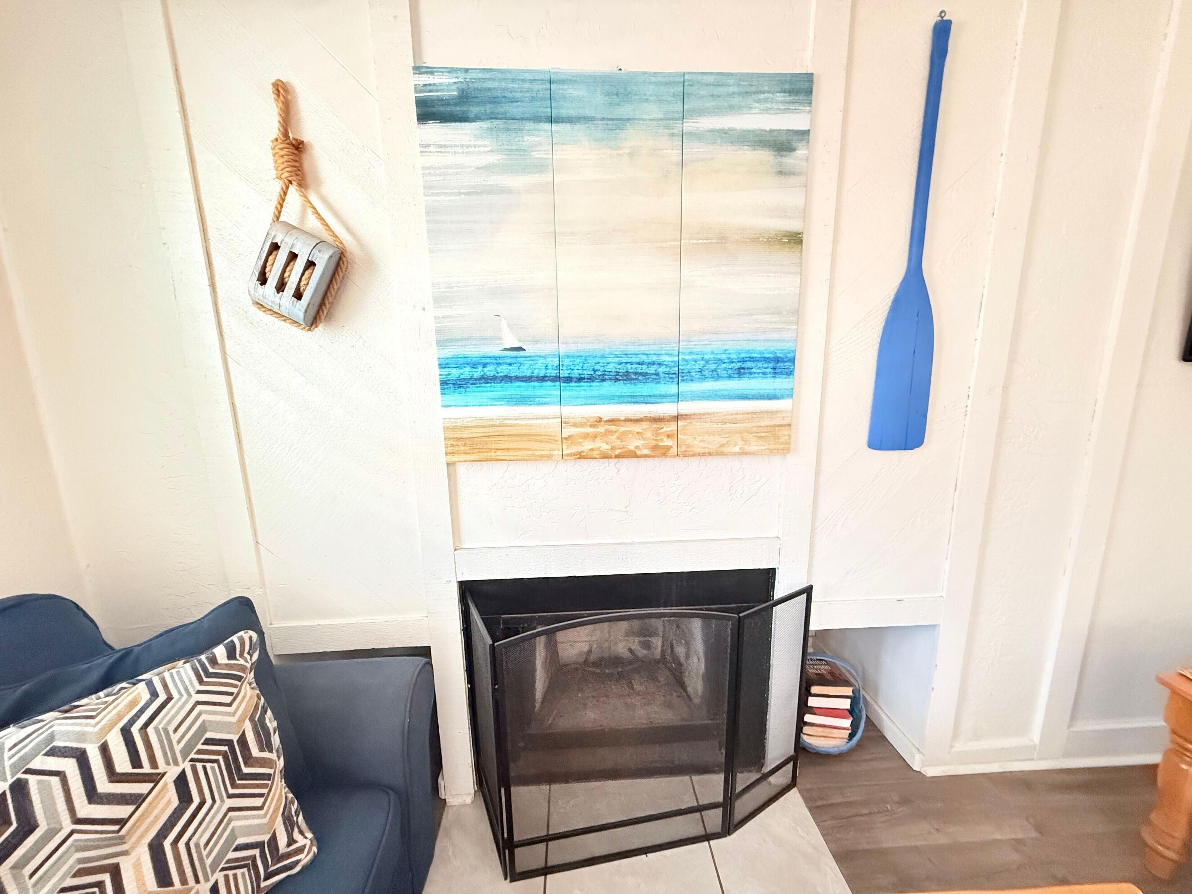 Télévision, cheminée